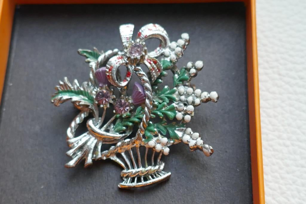 Bloemen mandje broche  -  Schots / Keltisch, Verzenden, Overige materialen, Broche