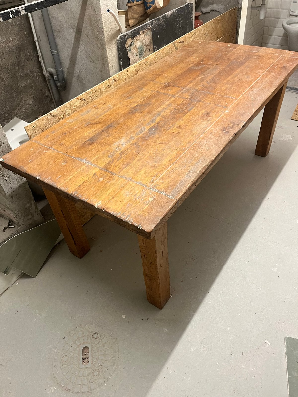 Gratis Robuuste houten eettafel, Ophalen, Gebruikt, 50 tot 100 cm, 150 tot 200 cm