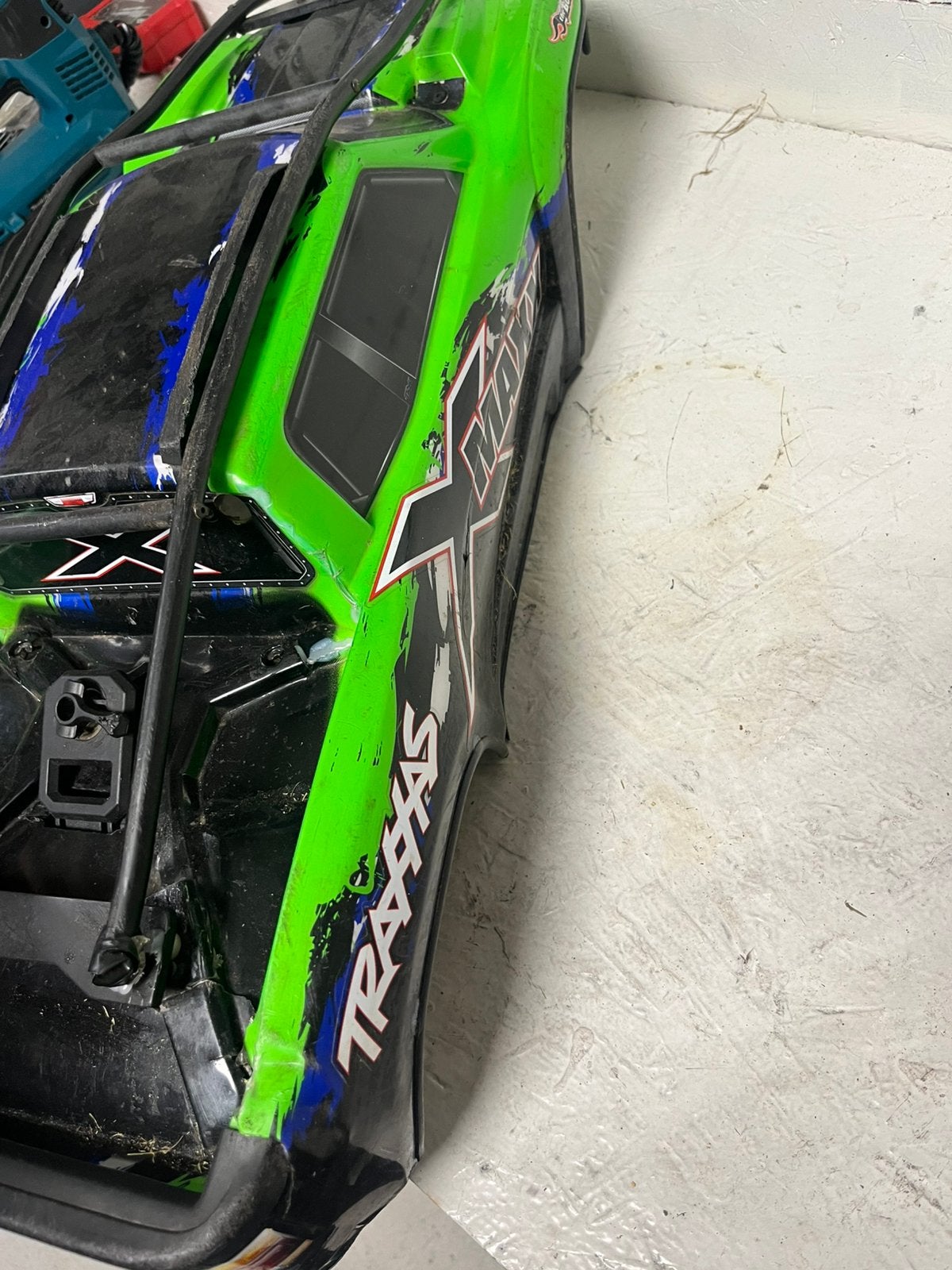 Traxxas x maxx body, Hobby en Vrije tijd, Ophalen of Verzenden, Zo goed als nieuw, Auto offroad