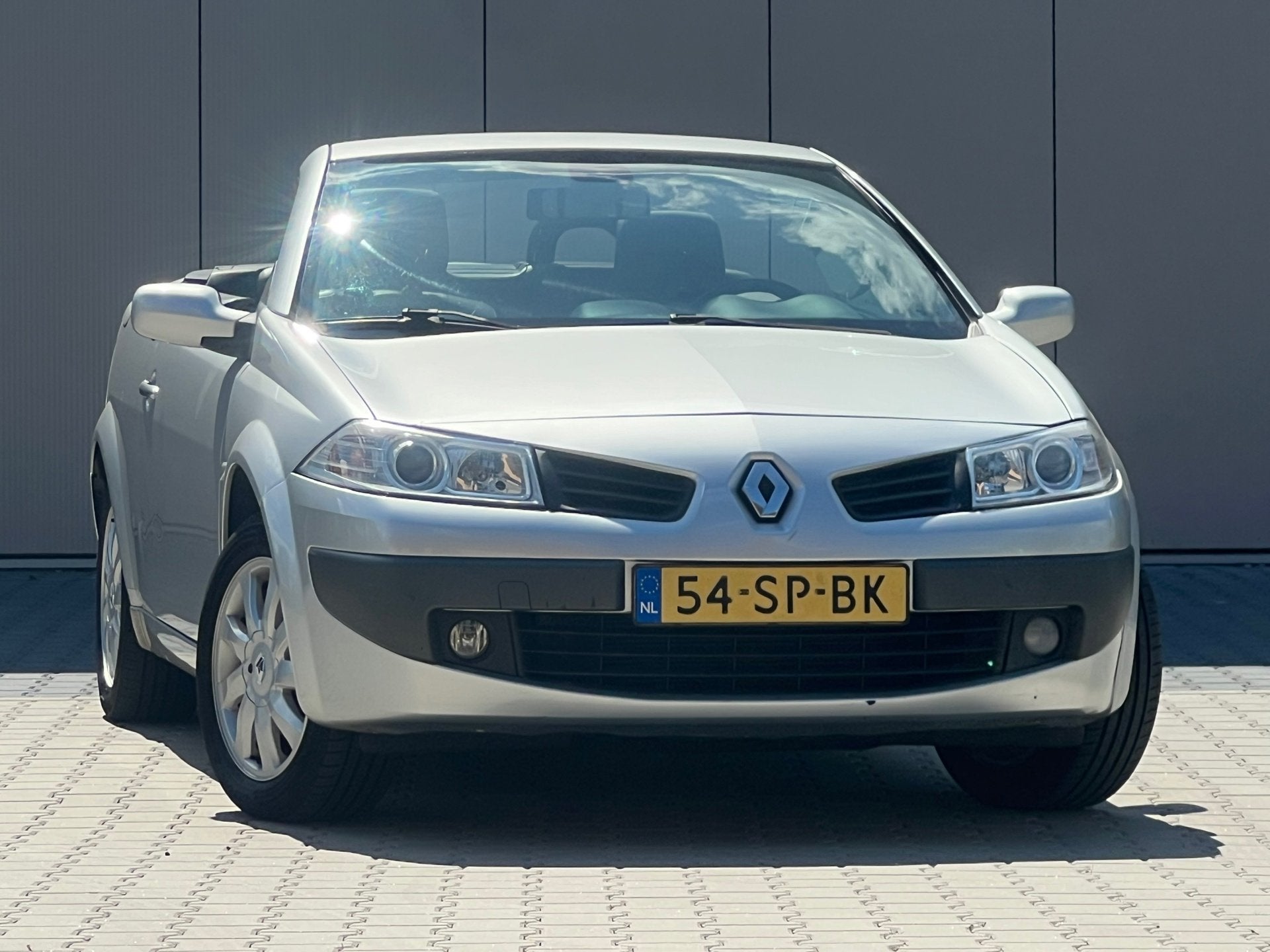 Renault Mégane Coupé-Cabriolet 1.6-16V Tech Line /Gris Pla, Voorwielaandrijving, Gebruikt, 4 cilinders, Cabriolet