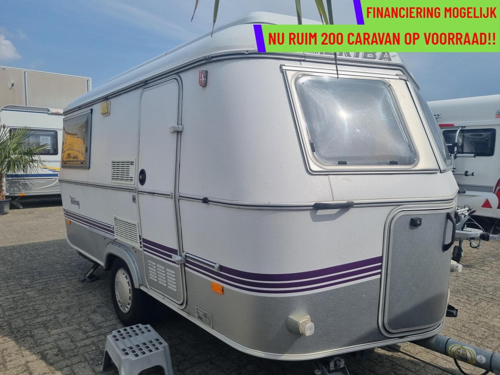ERIBA TRITON 350 ENKELE BEDDEN +DINETTE +KOPKEUKEN +VOORTENT, Tot en met 2, Bedrijf, 750 - 1000 kg, Serviceluik