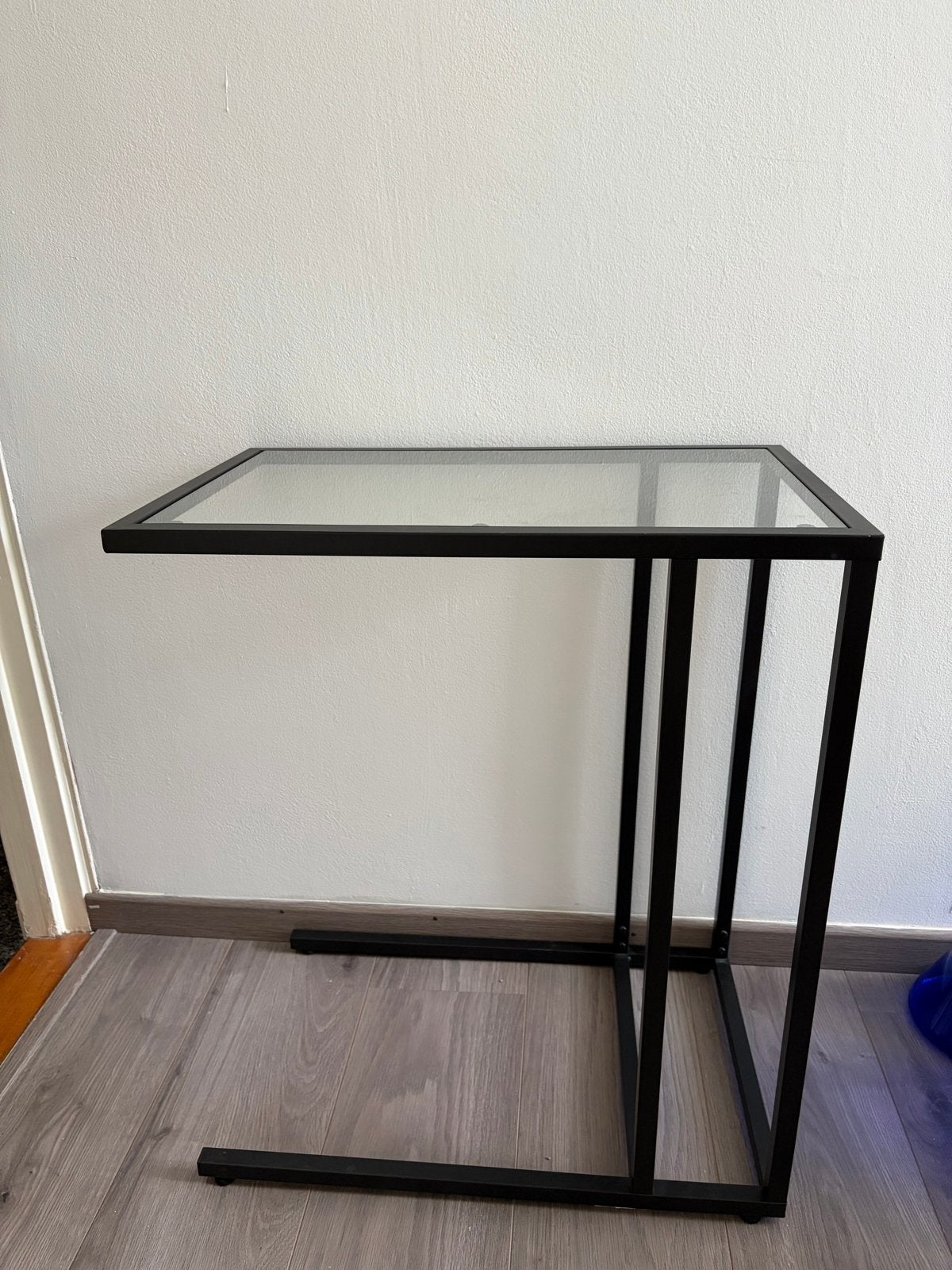 Ikea VITTSJÖ laptophouder zwartbruin/glas 35x65 cm, Ophalen, Minder dan 45 cm, Vierkant, 55 tot 75 cm
