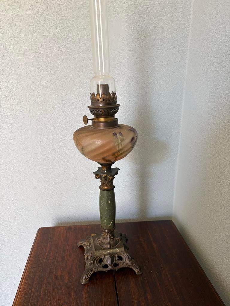 Antieke olielamp met marmeren voet en bloemmotief, Ophalen