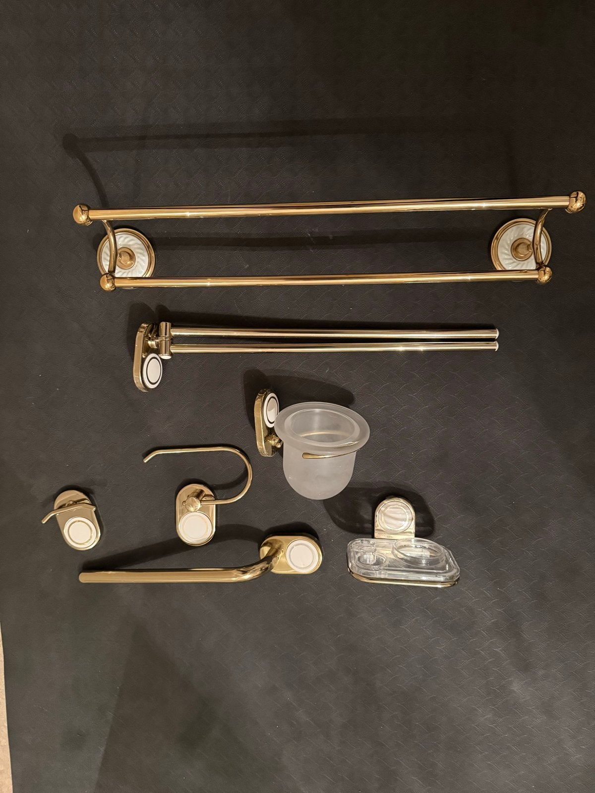 Gouden Badkamer Accessoires Set - Handdoekrek & Meer, Sieraden, Tassen en Uiterlijk, Piercings, Ophalen, Gebruikt, Goud
