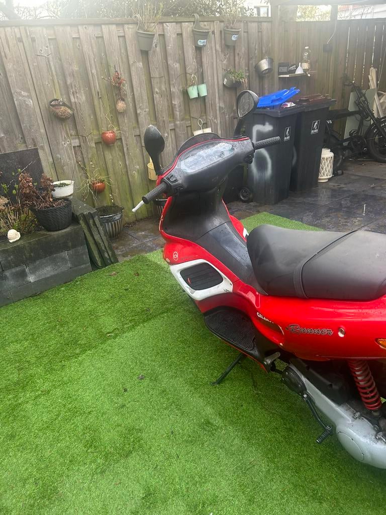 Gilera runner 70cc brom, Tweetakt, Ophalen of Verzenden, Zo goed als nieuw