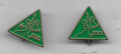 2 DANS BROCHE SPELDEN E.D.O. GROENE UITVOERING, Ophalen of Verzenden, Gebruikt, Overige onderwerpen, Speldje of Pin