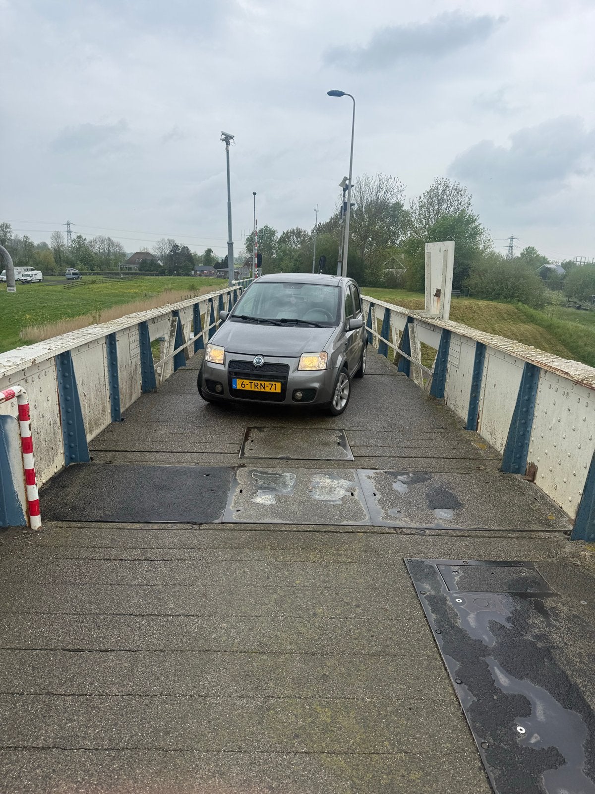 2 Glade banden voor en zuigerveren cilinder 3, Ophalen, Gebruikt, Zomerbanden, Band(en)