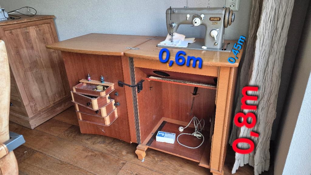Antieke Pfaff 230 Naaimachine in Meubel, Ophalen