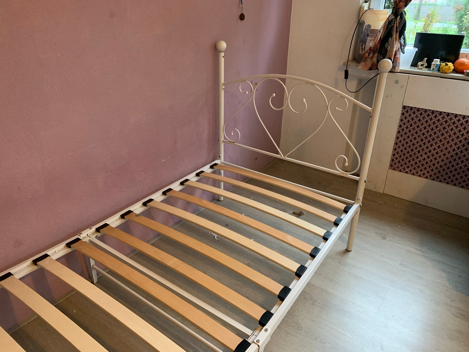 Gratis af te halen: Wit meisjesbed 95x205 cm, Ophalen, Gebruikt, 90 cm, Eenpersoons