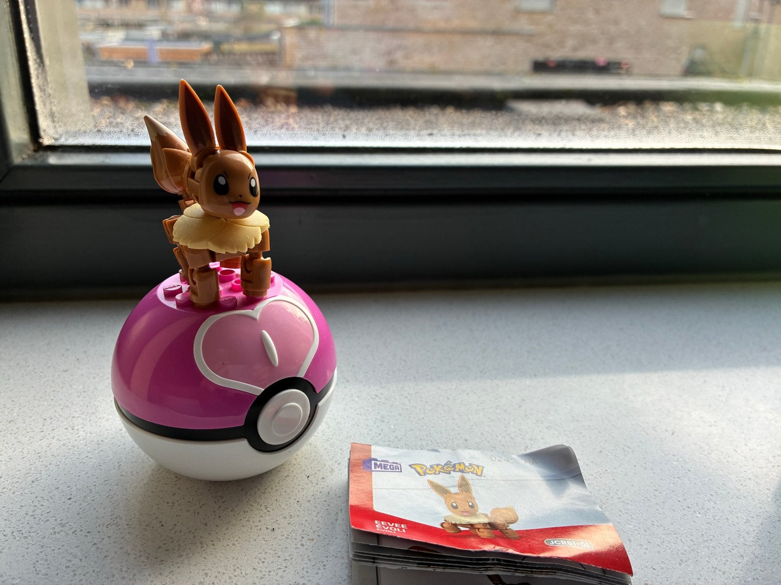 Mega Construx Pokémon Eevee in Pokéball, Ophalen of Verzenden, Zo goed als nieuw, Overige typen