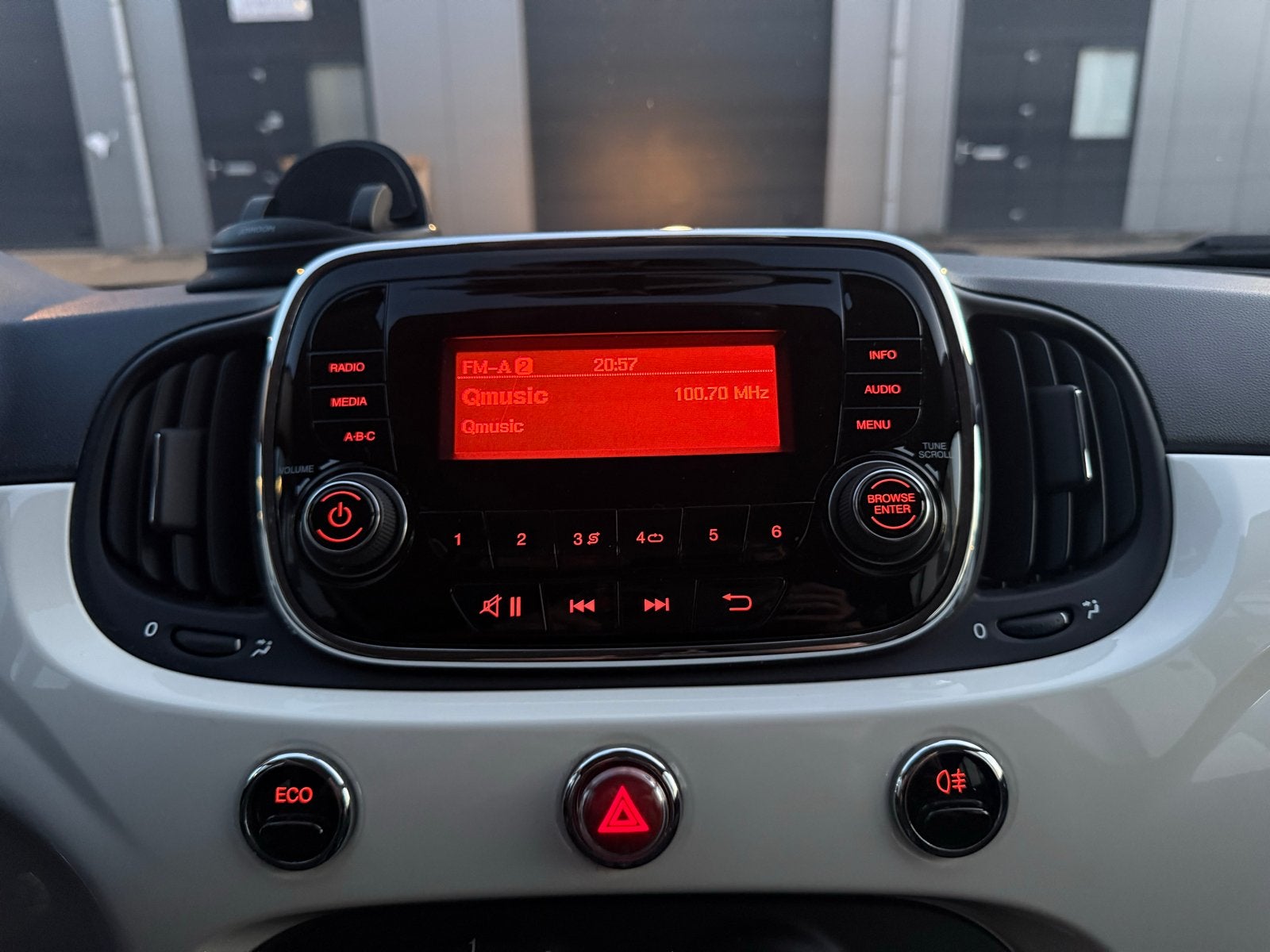 Foto 14 van Fiat 500 0.9 Twinair Turbo Popstar | AIRCO | LED | BOEKJES