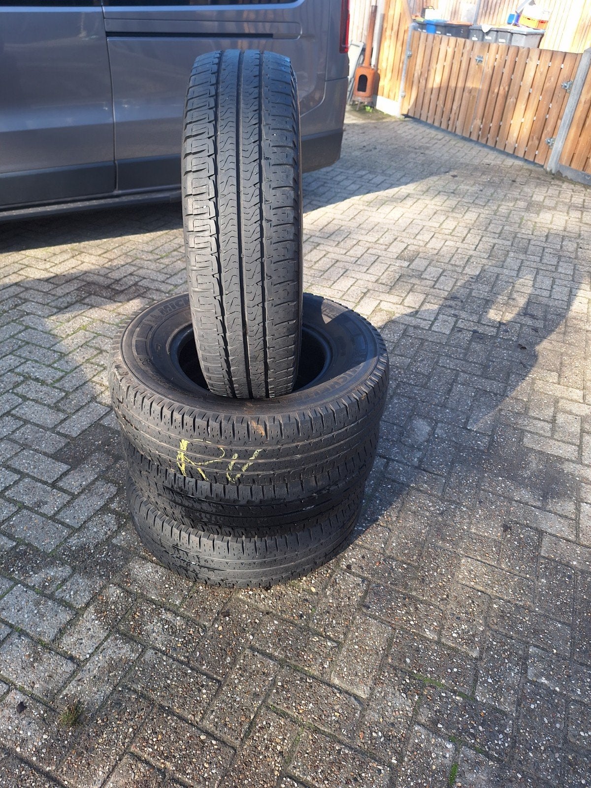 4 banden michelin 225 75 r 16 cp agilis camping, Auto-onderdelen, Ophalen, 255 mm, Hankook, 20 inch