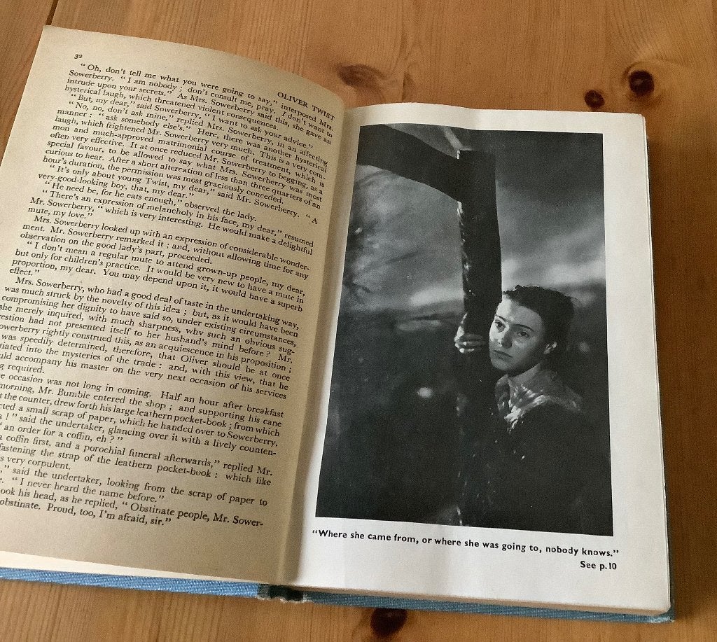 Charles Dickens, Oliver Twist, with Photo’s from film, Antiek en Kunst, Verzenden, Charles Dickens