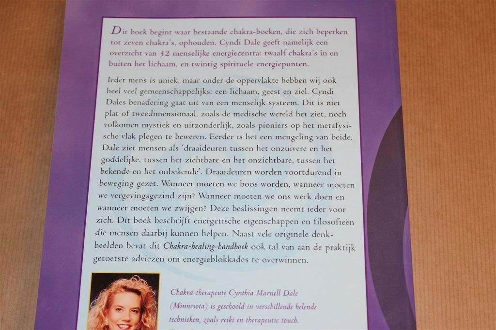 Chakra-Healing-Handboek — 32 Energiecentra in Kaart, Ophalen of Verzenden, Gelezen, Overige onderwerpen, Achtergrond en Informatie