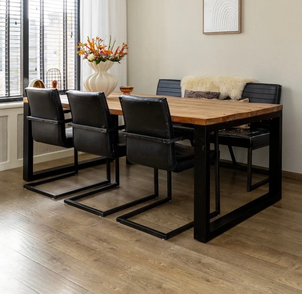 Robuuste grote eettafel, Ophalen, 100 tot 150 cm, 200 cm of meer, Zo goed als nieuw