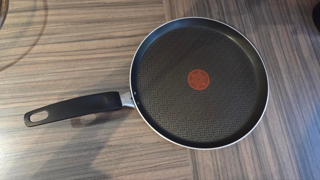 Tefal pannekoekenpan - licht gebruikt, goede anti-aanbaklaag, Ophalen of Verzenden, Gebruikt, Aluminium