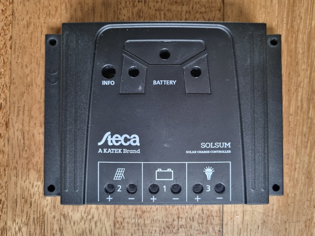Laadregelaar voor zonnepanelen van Steca, Solsum 12/24 V 6 A, Ophalen, Zo goed als nieuw