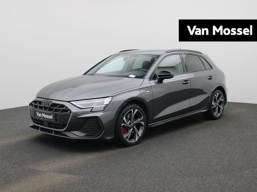 Audi A3 Sportback 45 TFSI e S edition Competition l Adaptive, Auto's, Audi, 12 maanden, 4 cilinders, Leder en Stof, 26 kWh