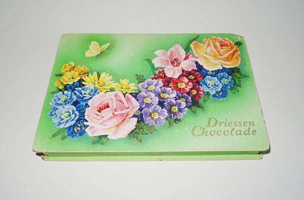 Driessen chocolade doos bloemen met vlinder, Ophalen of Verzenden