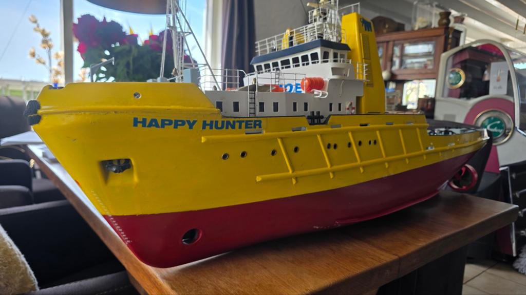 RC Sleepboot Happy Hunter - Gedetailleerd Model, Hobby en Vrije tijd, Modelbouw | Boten en Schepen, Ophalen, Gebruikt, Groter dan 1:32