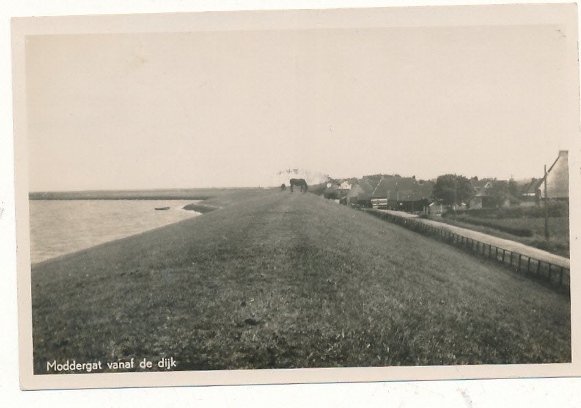 11251 Moddergat vanaf de Dijk, Ophalen of Verzenden, 1920 tot 1940, Friesland