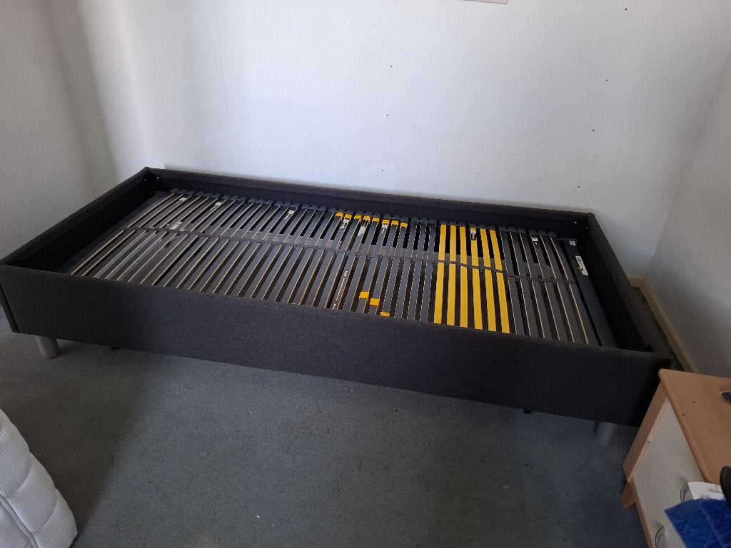 Bedframe met lattenbodem (90 × 200 cm), 90 cm, Eenpersoons, Ophalen of Verzenden, Zo goed als nieuw