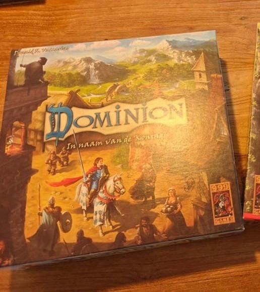 Dominion basisspel, Een of twee spelers, Ophalen of Verzenden, Zo goed als nieuw, 999 Games