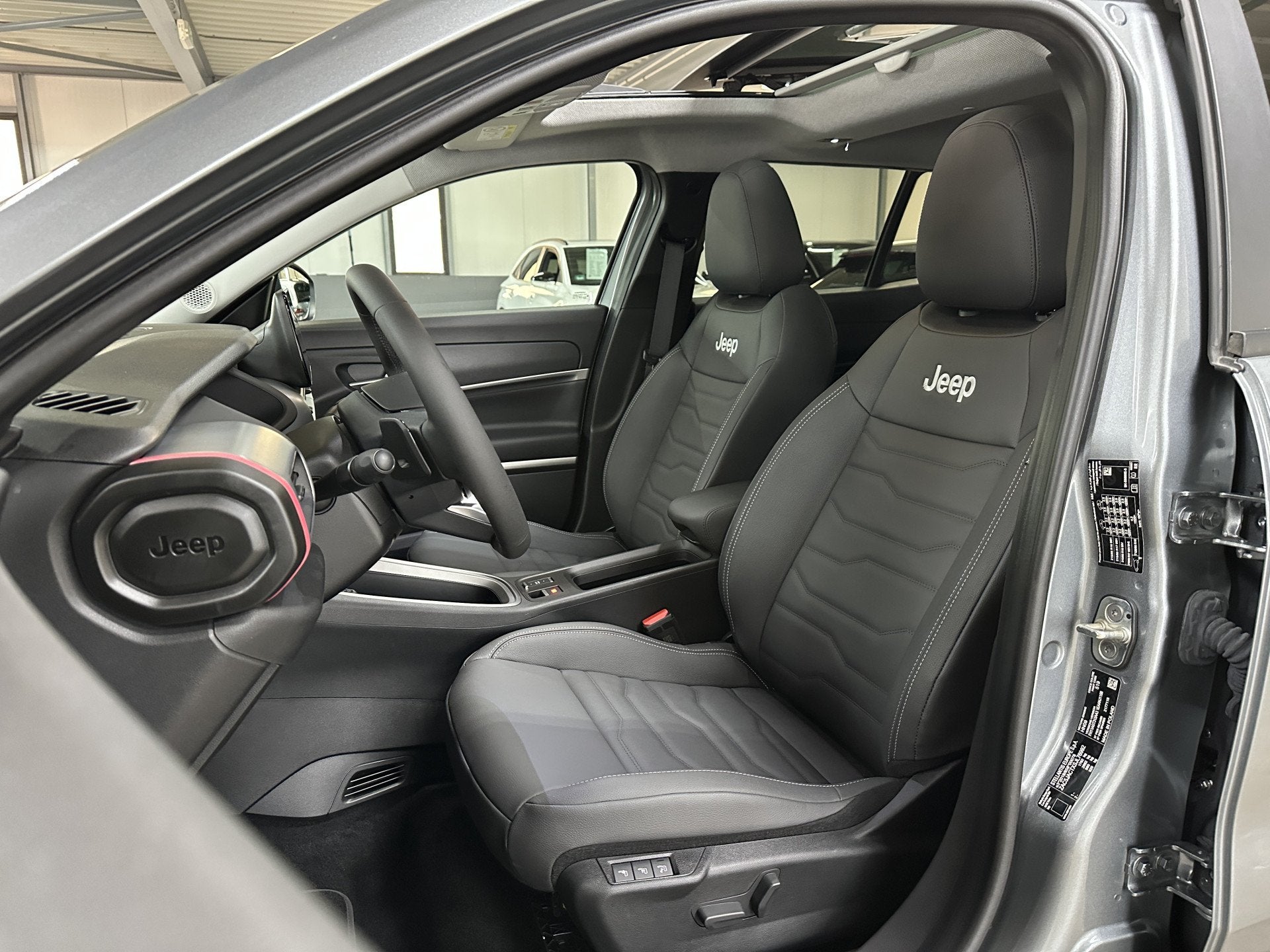 Jeep Avenger 1.2 e-Hybrid Summit | Leder & Winter pack | Ele, Auto's, Jeep, Gebruikt, Zwart, 1199 cc, Leder