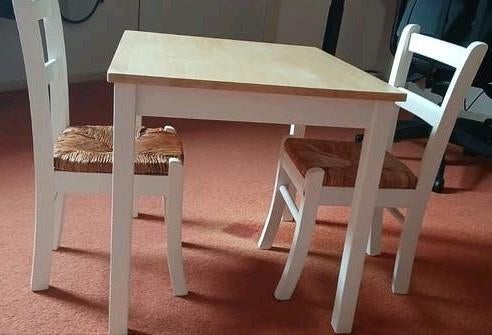 Ikea kindertafel grenen/wit met 2 rieten stoeltjes, Ophalen, Gebruikt, Tafel(s) en Stoel(en)