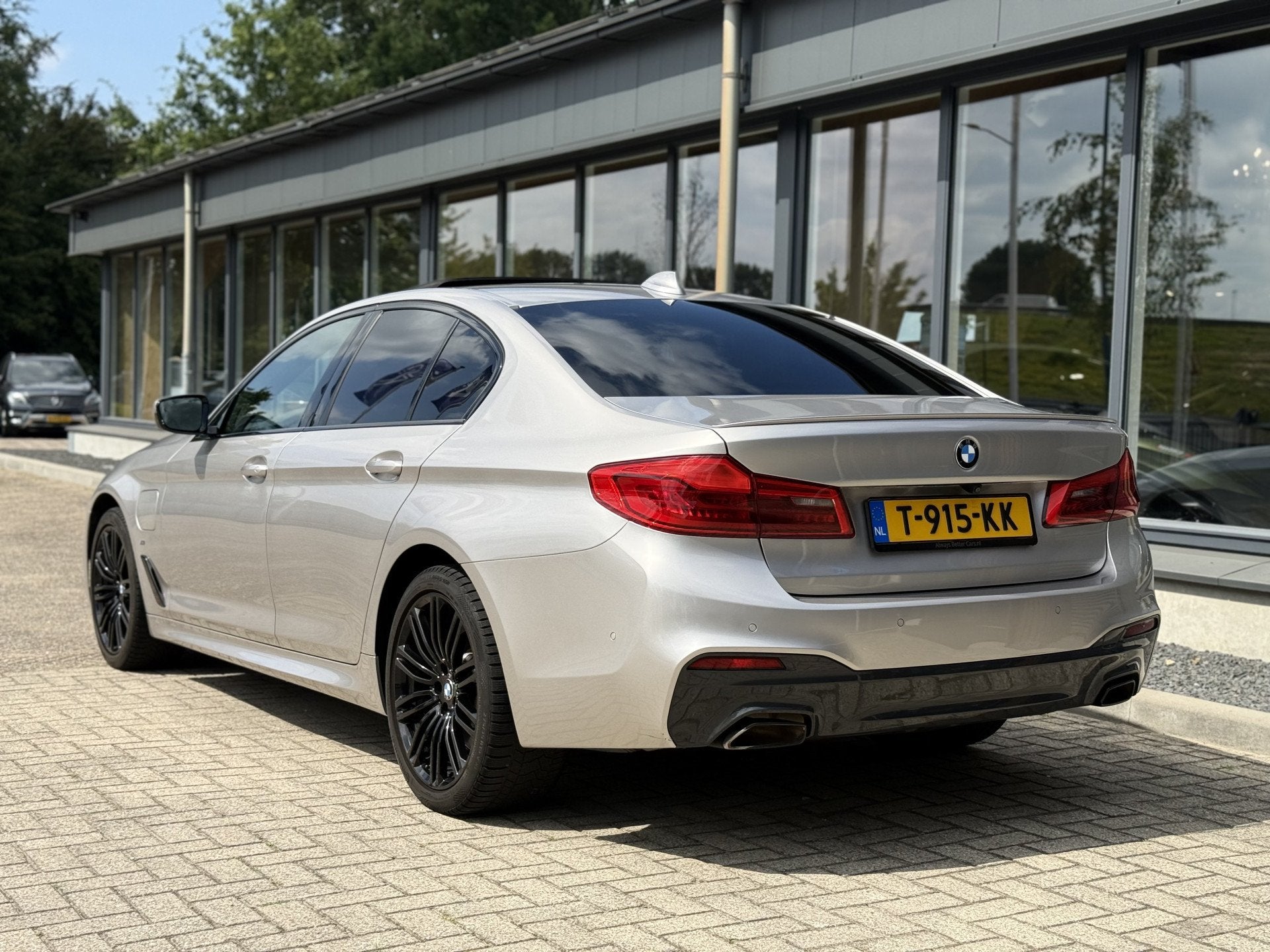 BMW 5 Serie 530e xDrive iPerformance Executive HK HUD Stoelv, Auto's, BMW, Automaat, 1998 cc, Gebruikt, Leder