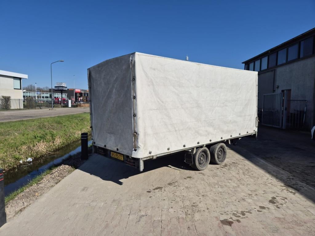 Anssems aanhanger met huif 4 x 1.80, Ophalen
