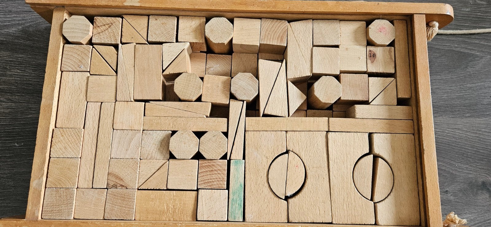 Houten bouwblokken in kar - Vintage speelgoed, Ophalen, Gebruikt