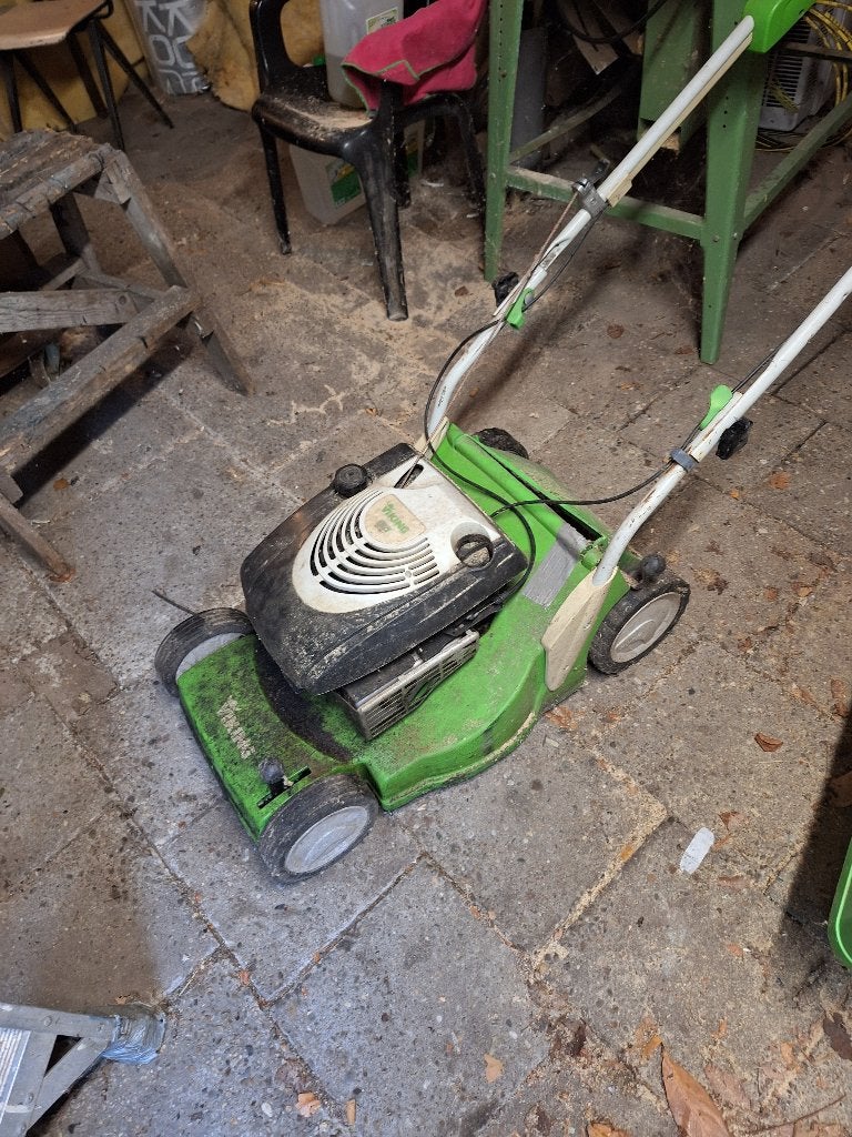 Grasmaaier benzine viking (stihl), Tuin en Terras, Cirkelmaaier, Ophalen of Verzenden, Opvangbak, Benzine-grasmaaier