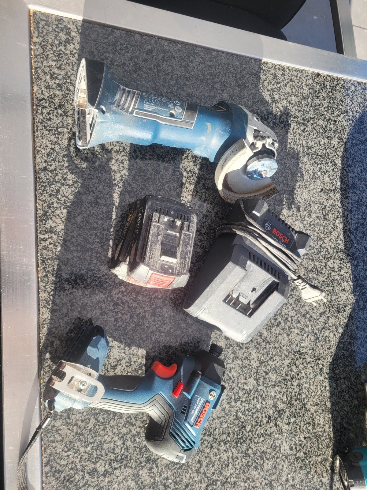 Bosch Accu Gereedschap Set: slagschroever Haakse Slijper, La, Doe-het-zelf en Verbouw, Ophalen of Verzenden, Gebruikt, 600 watt of meer