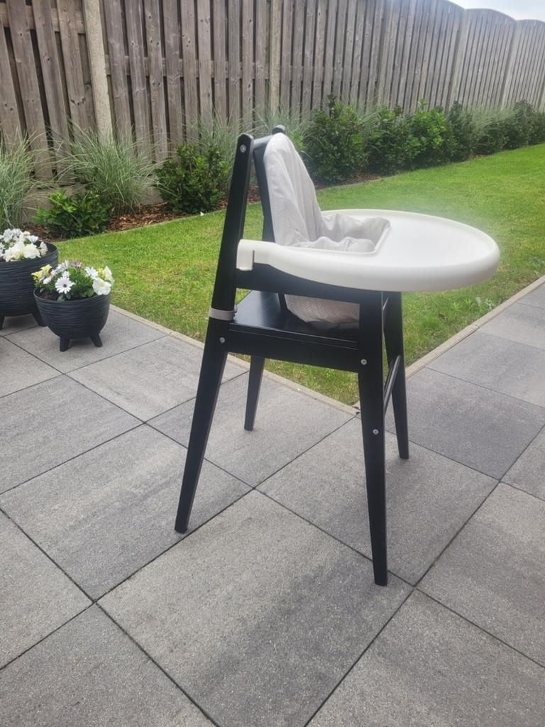 IKEA BLÅMES kinderstoel met eetblad, zwart, Kinderen en Baby's, Kinderstoelen, Ophalen of Verzenden, Gebruikt, Overige typen, Afneembaar eetblad