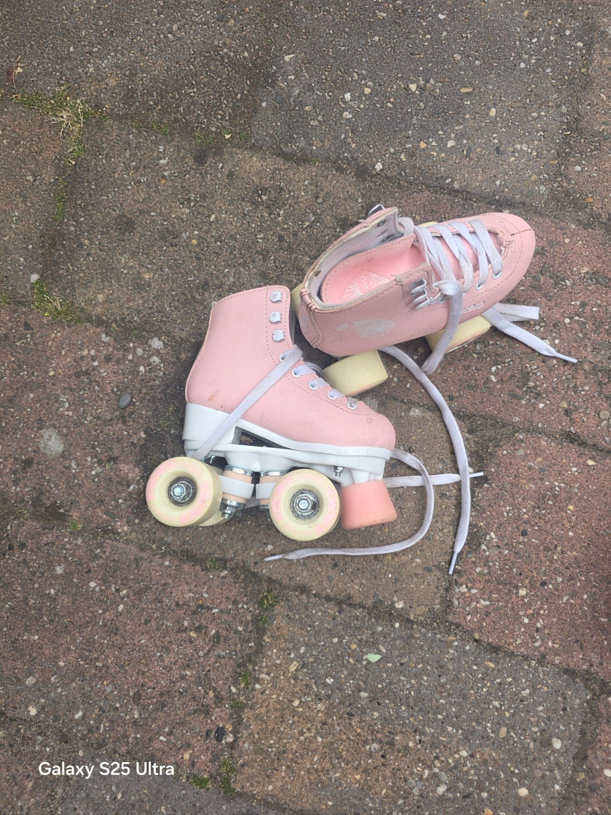 Roze rolschaatsen maat 26, Kinderen en Baby's, Speelgoed | Buiten | Rolschaatsen, Ophalen of Verzenden, Gebruikt, Kinderen