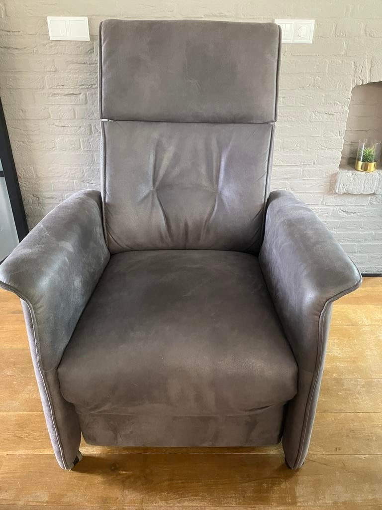 Sta op stoel (electrisch bedienbaar), Huis en Inrichting, Fauteuils, Ophalen, Gebruikt, 75 tot 100 cm, 50 tot 75 cm