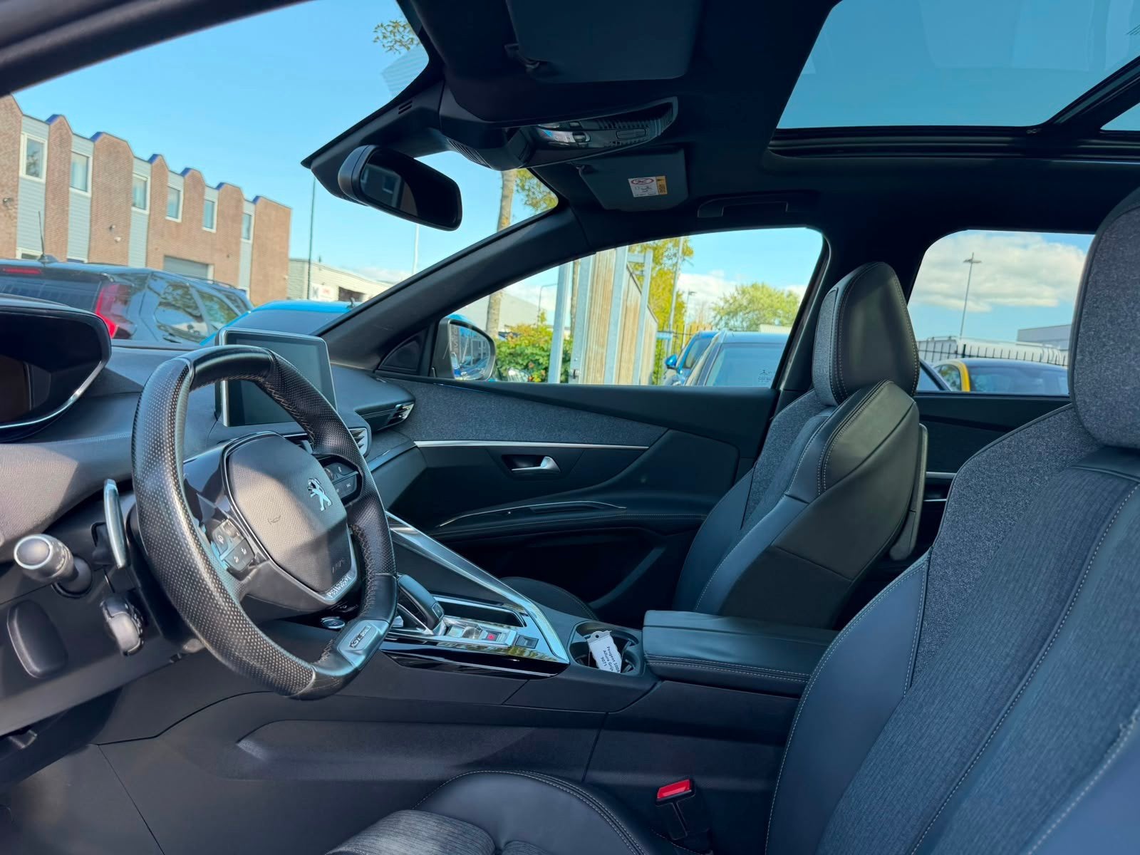 Peugeot 5008 1.6 PureTech GT-Line - PANORAMADAK - CAMERA - M, Automatische klimaatregeling, Gebruikt, Zwart, 4 cilinders