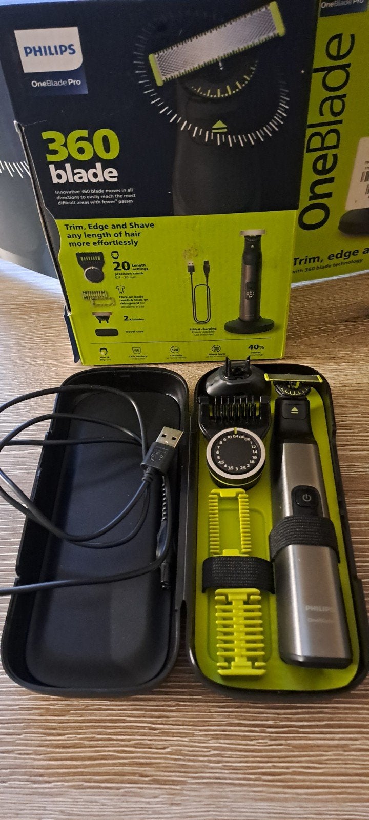 Philips OneBlade Pro Scheerapparaat - Zo goed als nieuw, Ophalen of Verzenden, Zo goed als nieuw, Scheren en Epileren