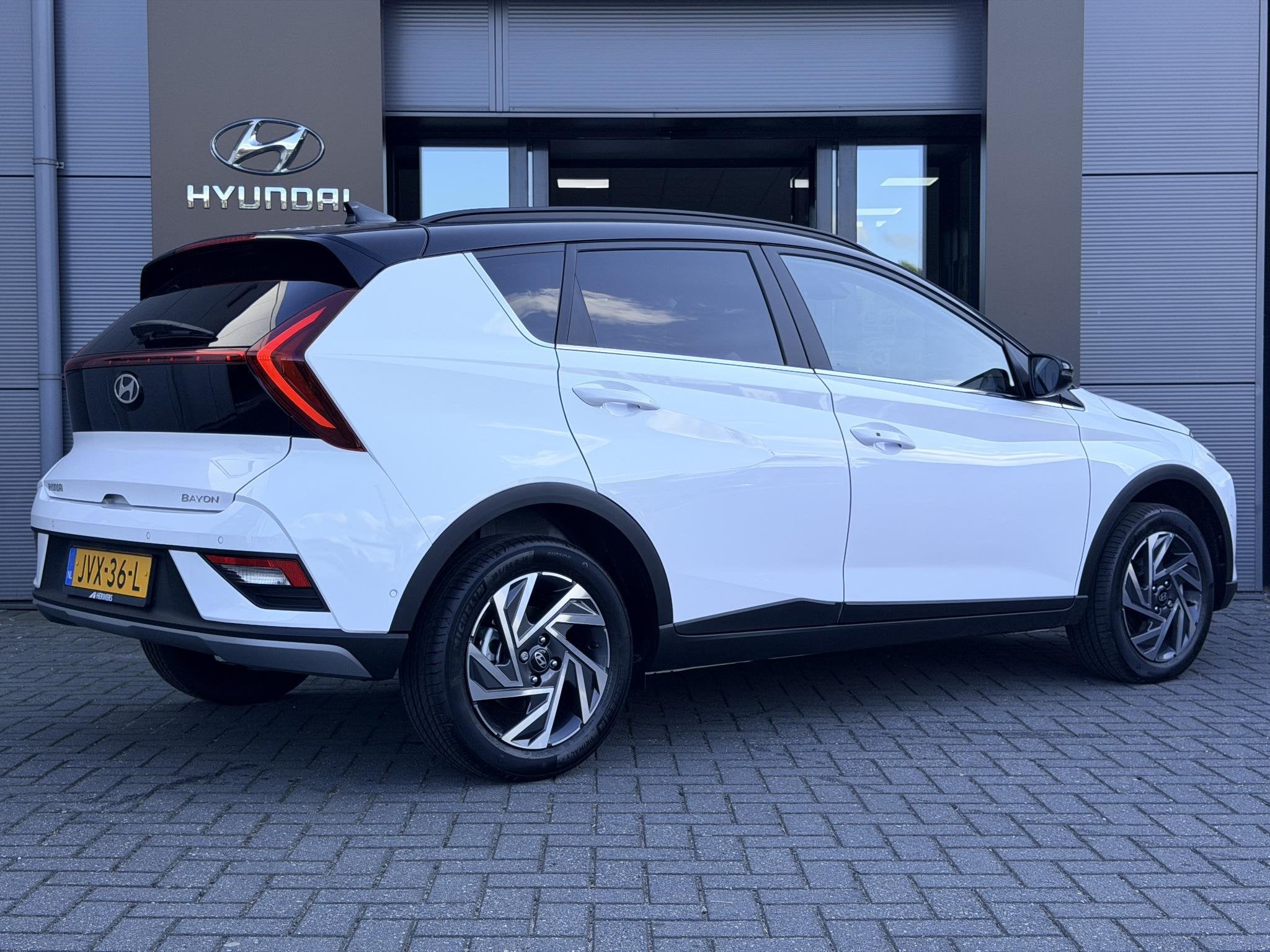 Hyundai Bayon 1.0 T-GDI Premium Automaat / Automaat / LED Ve, Auto's, Euro 6, Origineel Nederlands, 19 km/l, Hybride Elektrisch/Benzine