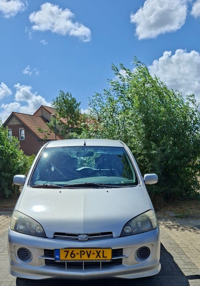 Daihatsu YRV 1.3 S 2005 Grijs, Stof, 31 €/maand, 4 cilinders, 4 stoelen