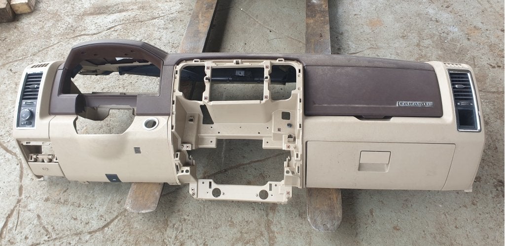 Dodge Ram dashboard met bijrijders airbag 2013-2018, Gebruikt, PO Box 21-8004 | Auburn Hills, MI 48321-8004, Amerikaanse onderdelen