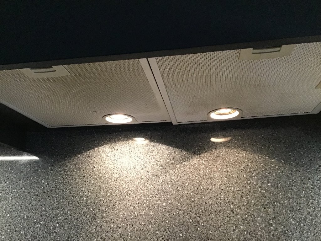 Foto 8 van Nette antraciet/rode keuken met toebehoren!