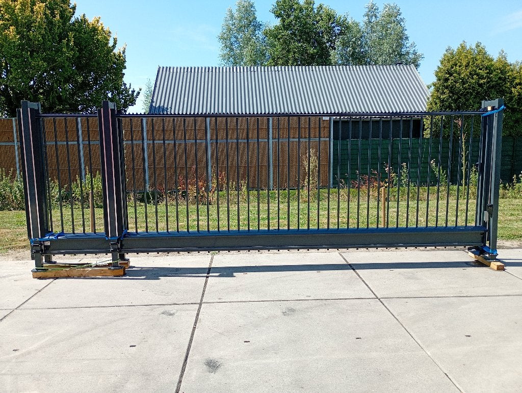 Vrijdragende Elektrische Aluminium Schuifpoort 500x200, Ophalen, Met poort, Gebruikt, Aluminium