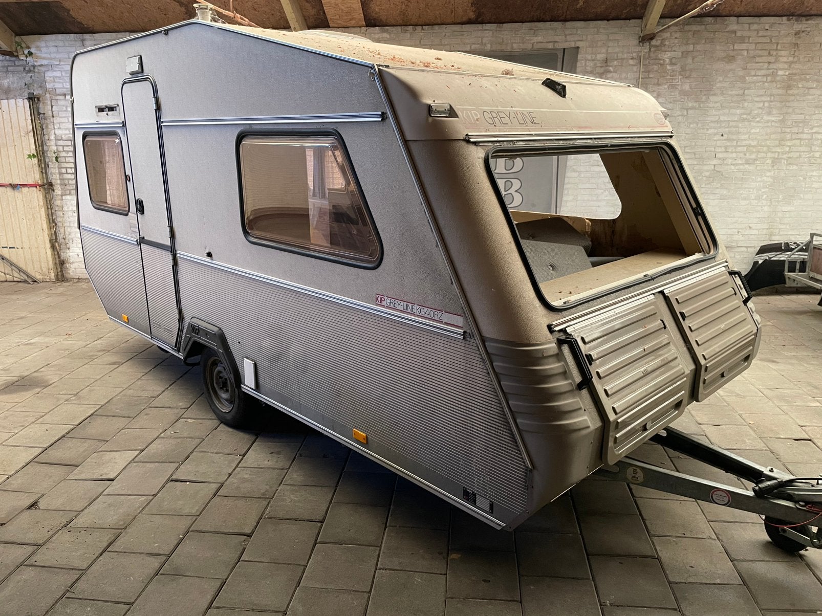 Kip (voor onderdelen sloop caravanrace), Ophalen