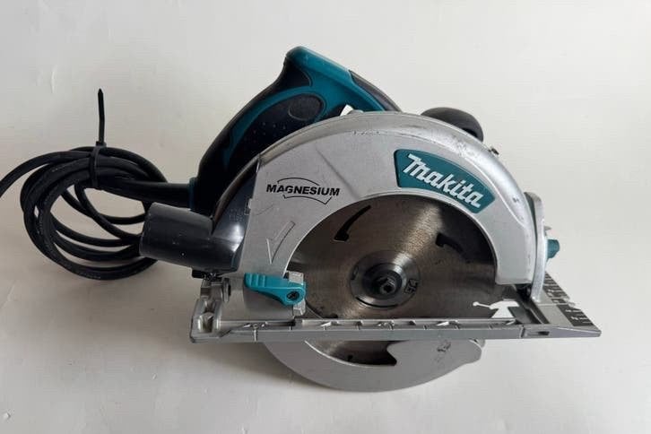 Makita Cirkelzaag 5008MG met koffer, Gebruikt, Cirkelzaag, 70 mm of meer, Ophalen of Verzenden