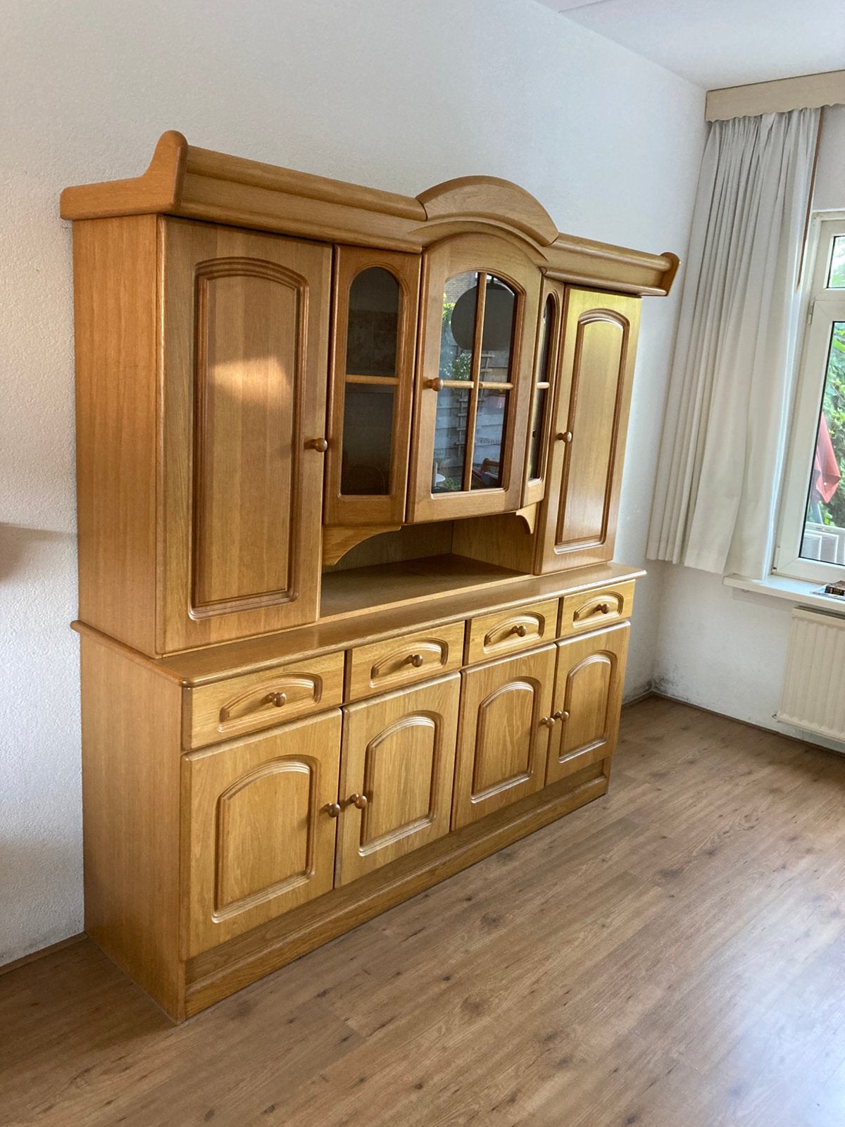 GRATIS Massief houten buffetkast / servieskast, Ophalen, Gebruikt, Met deur(en), Klassiek