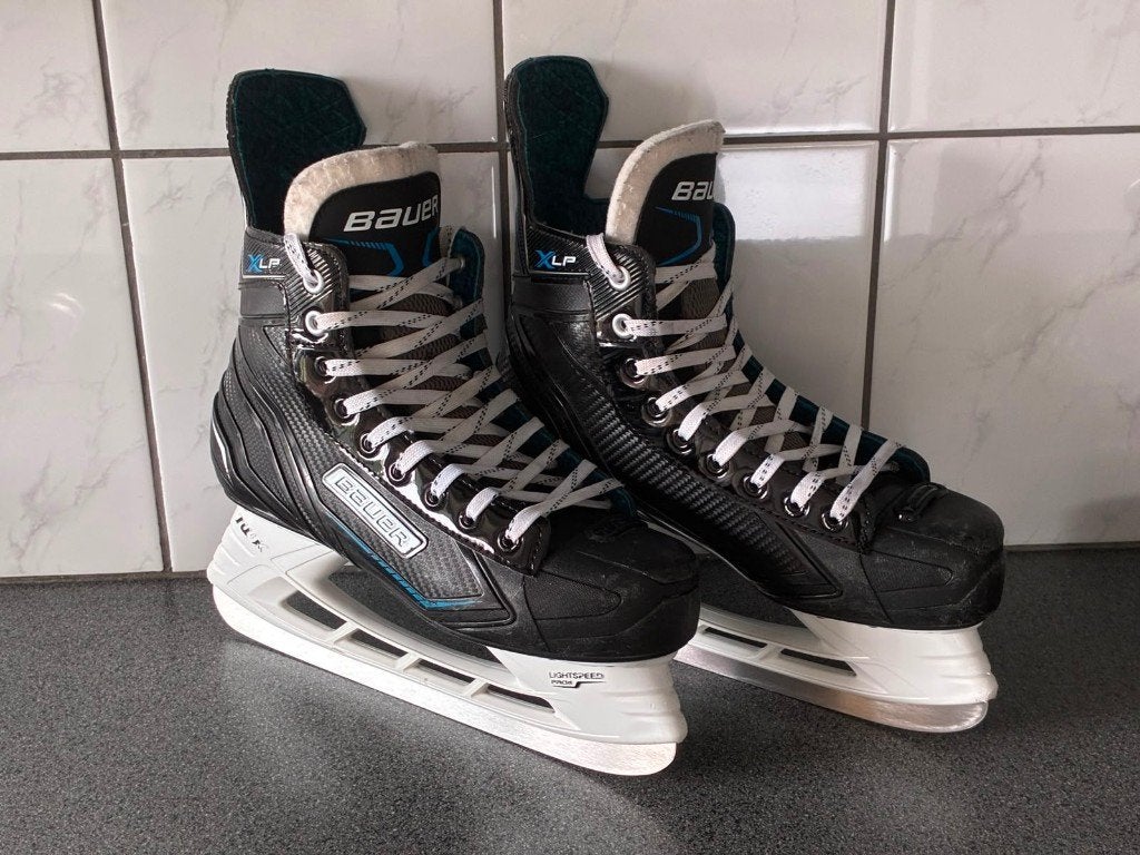 BAUER XLP IJshockey Schaatsen Maat 8 (EU 43) met beschermers, Sport en Fitness, Schaatsen, Gebruikt, Bauer, Ophalen of Verzenden