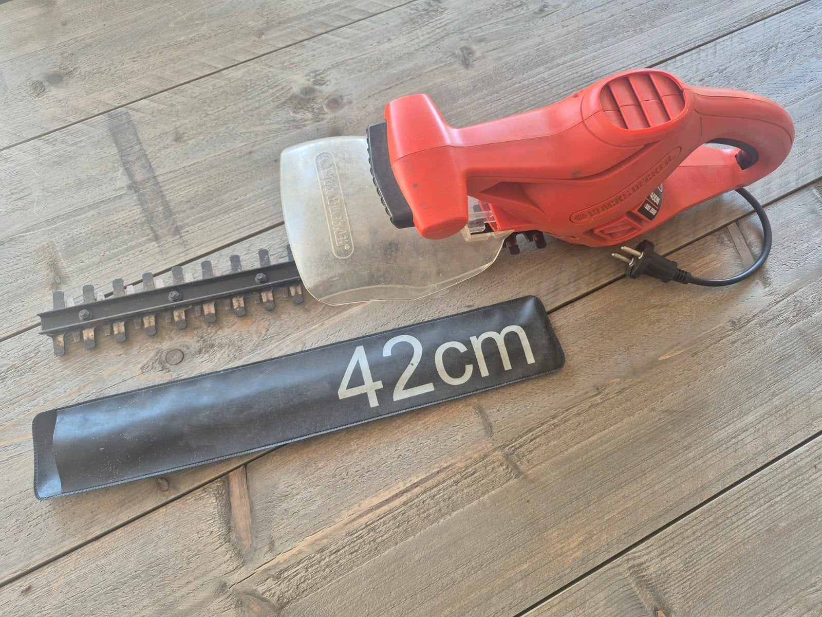 Elektrische heggenschaar 400 Watt Black & Decker 42 cm, Ophalen, Zo goed als nieuw, Elektrisch, Black en Decker