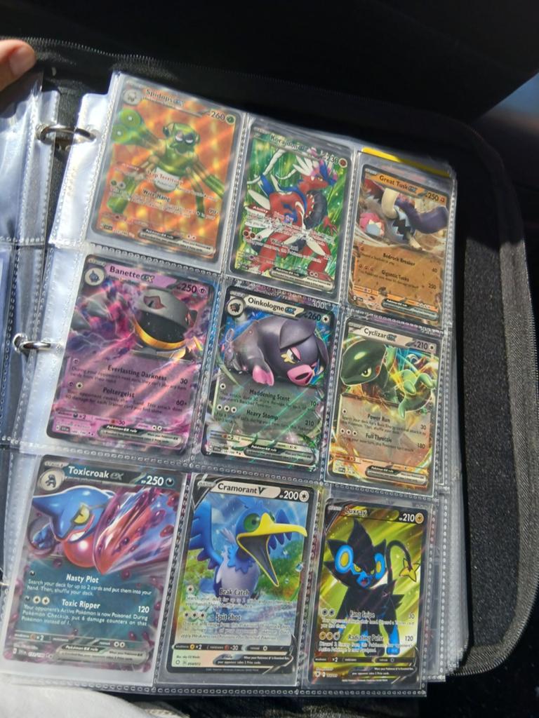 Pokémon Kaarten Collectie in Map - Zo Goed als Nieuw, Ophalen of Verzenden